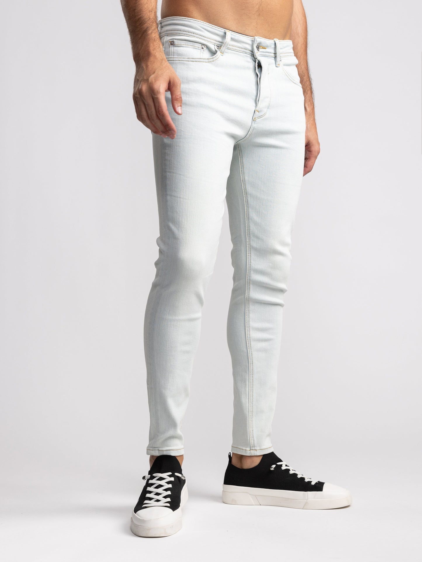 BASIC JEANS