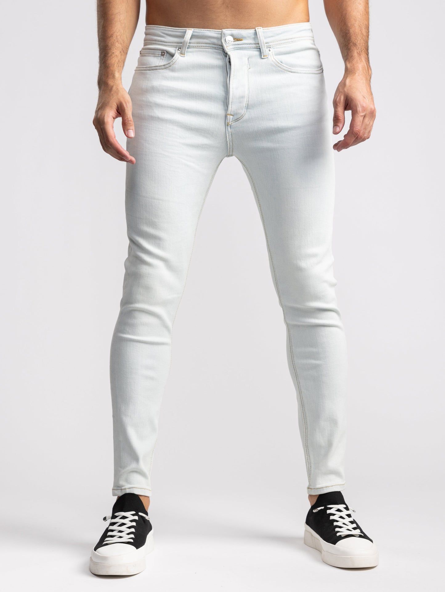 BASIC JEANS