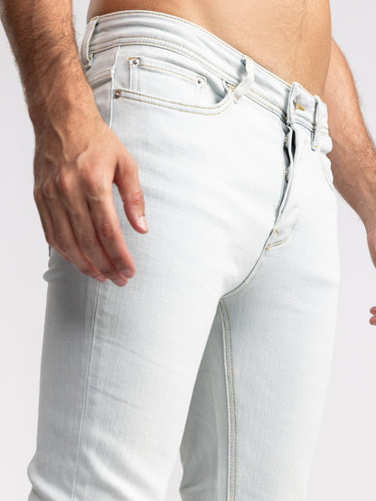 BASIC JEANS