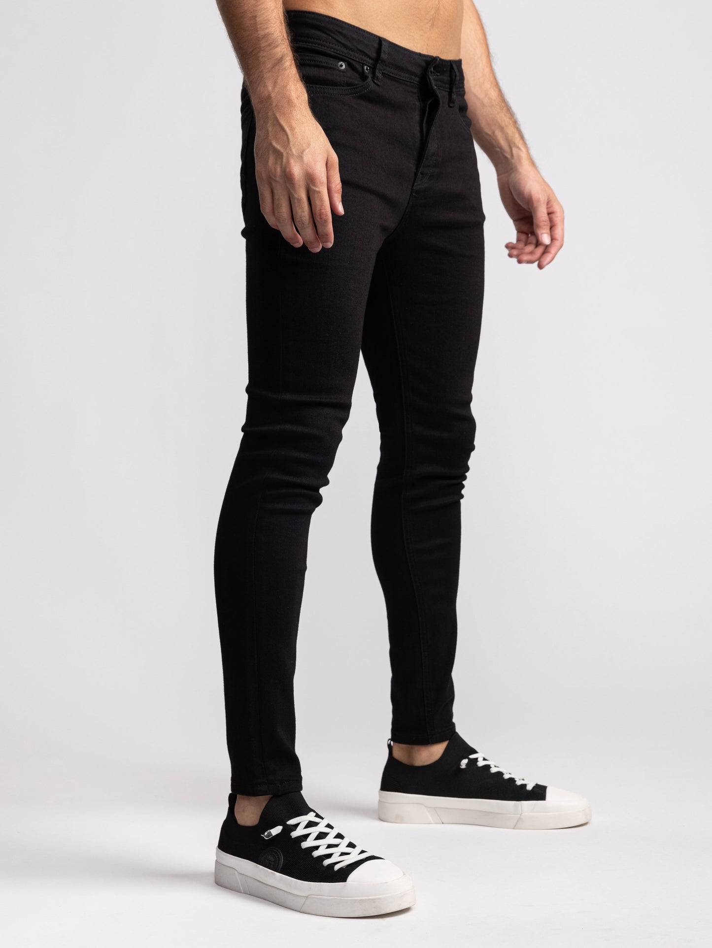 BASIC JEANS