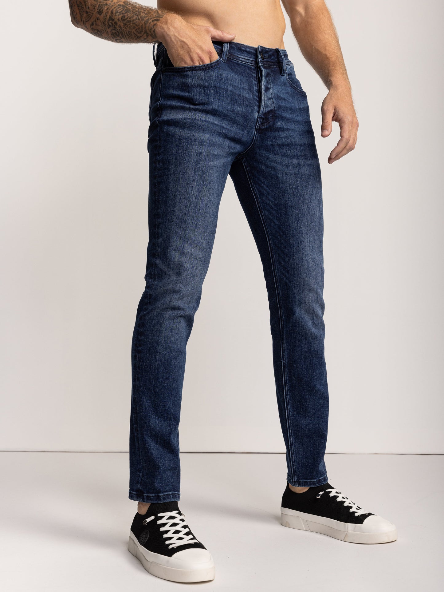 BASIC JEANS