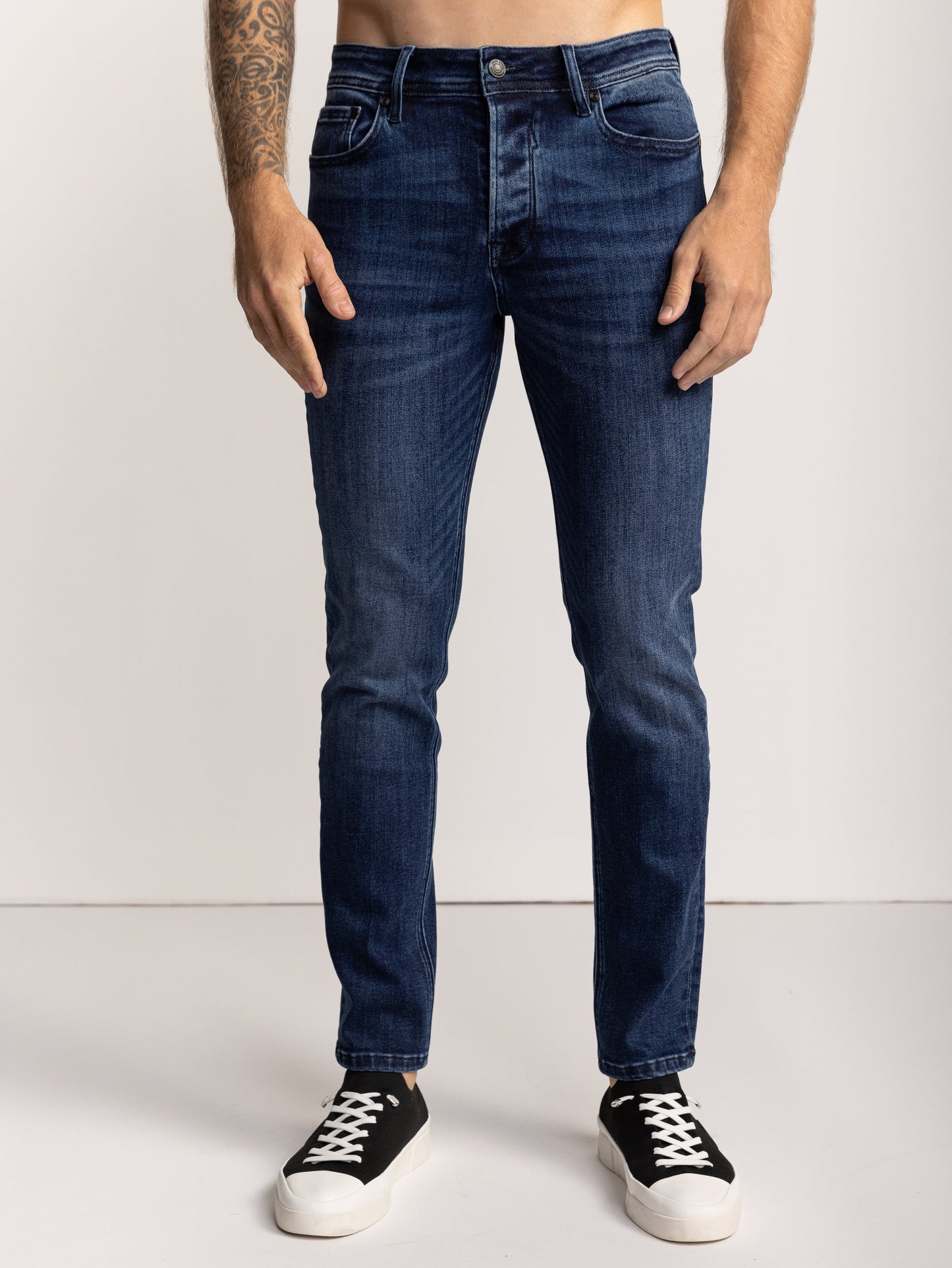 BASIC JEANS