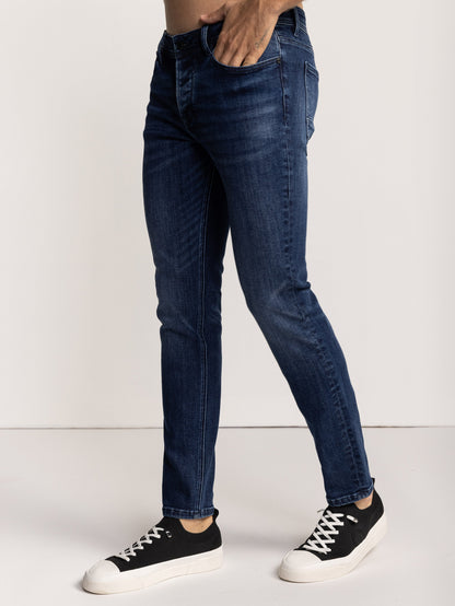 BASIC JEANS
