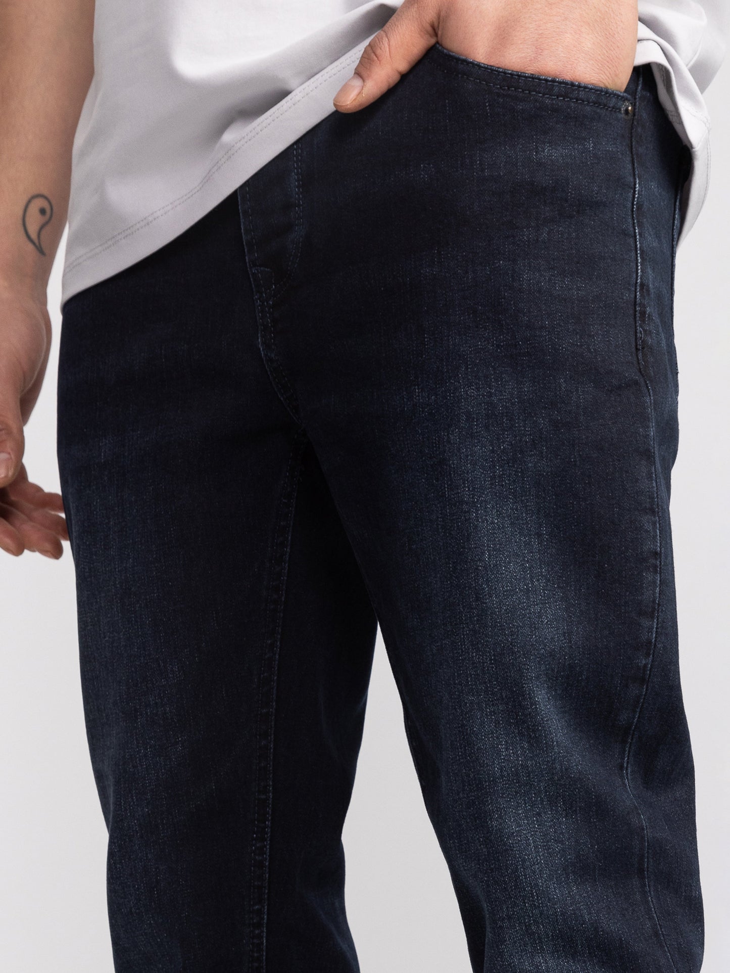 BASIC JEANS