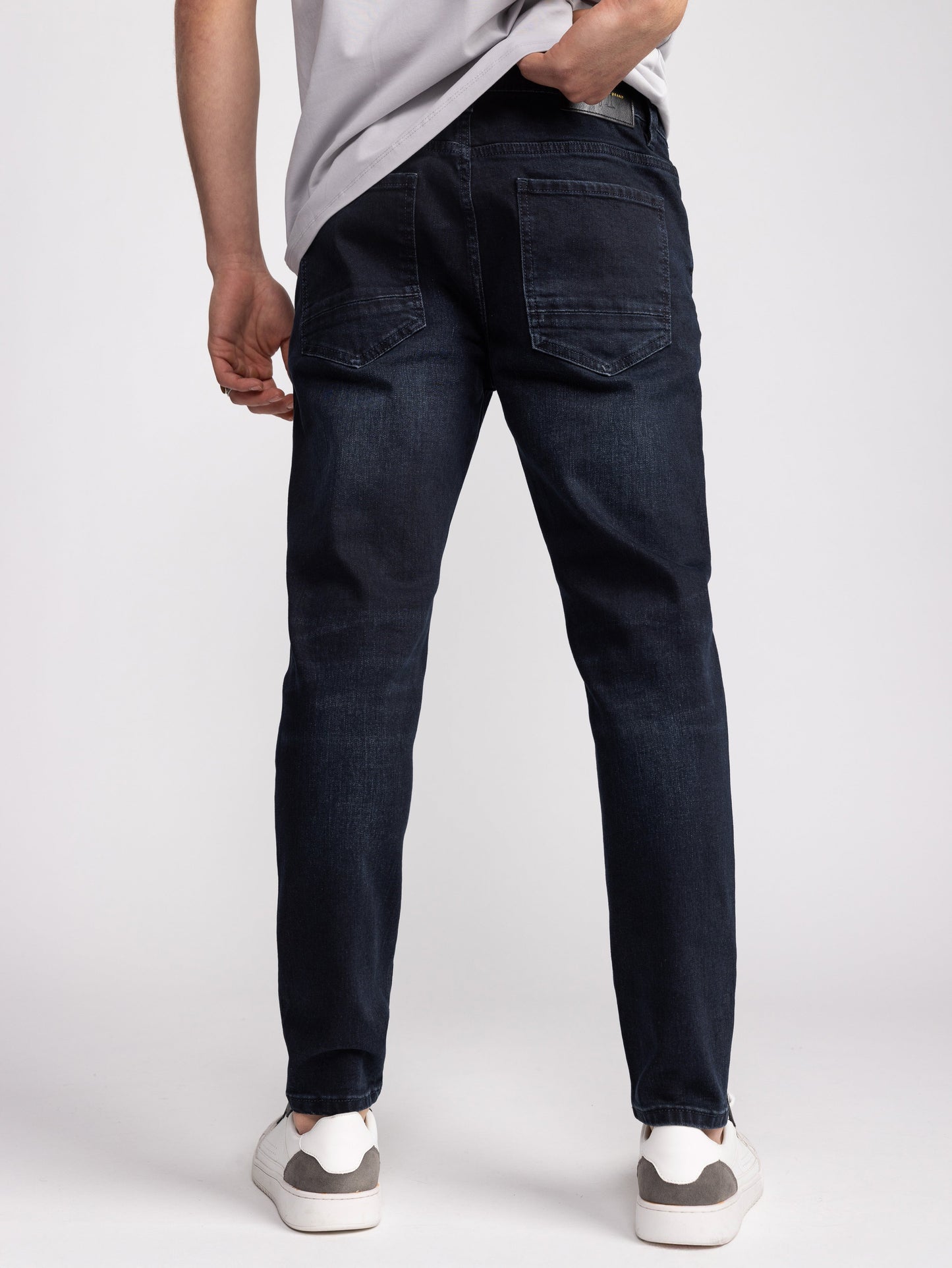 BASIC JEANS