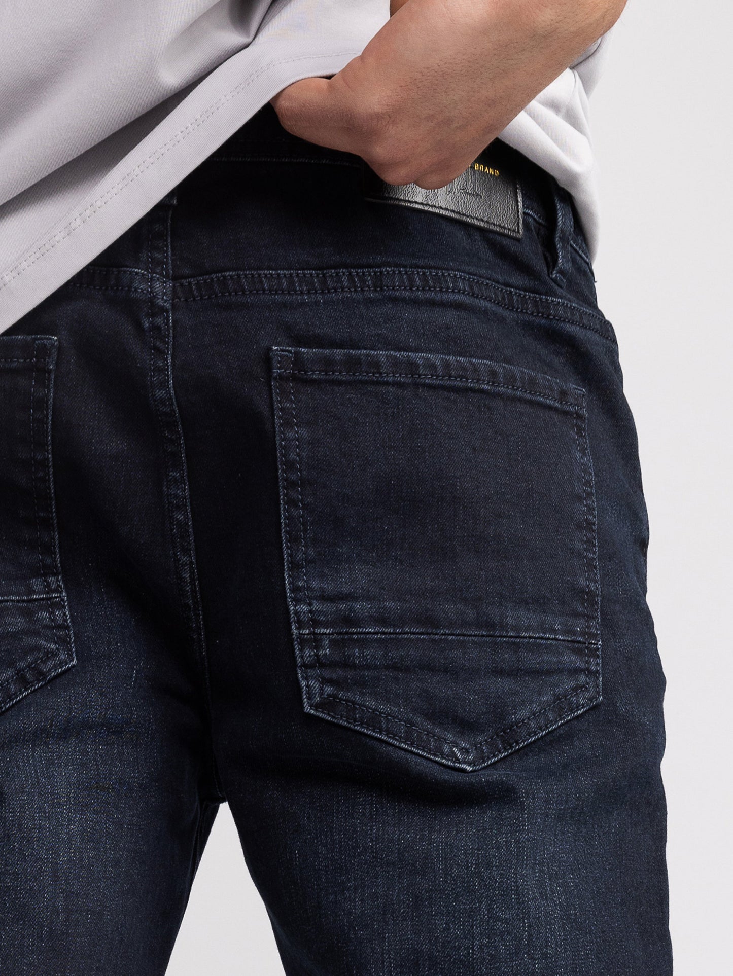 BASIC JEANS