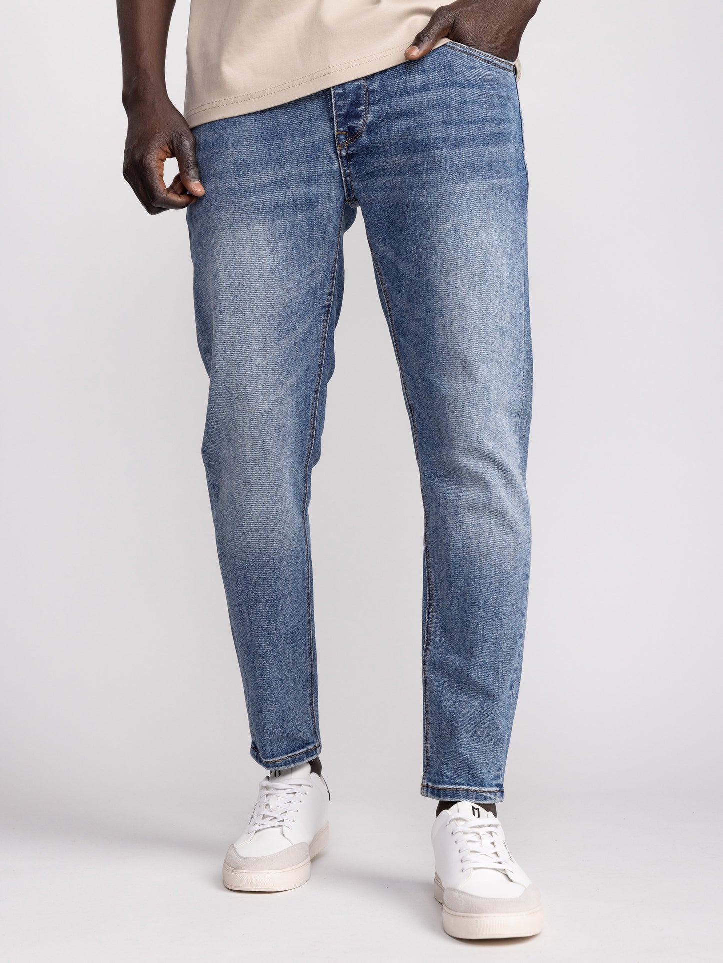 BASIC JEANS
