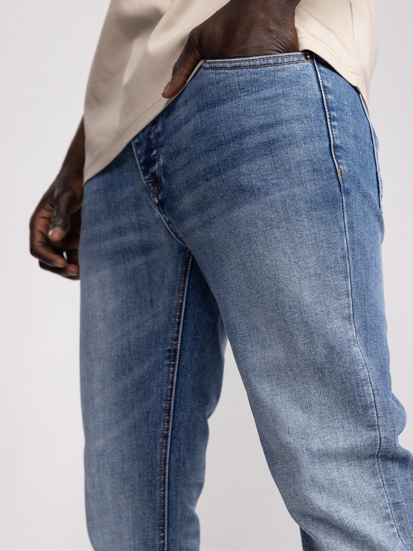 BASIC JEANS