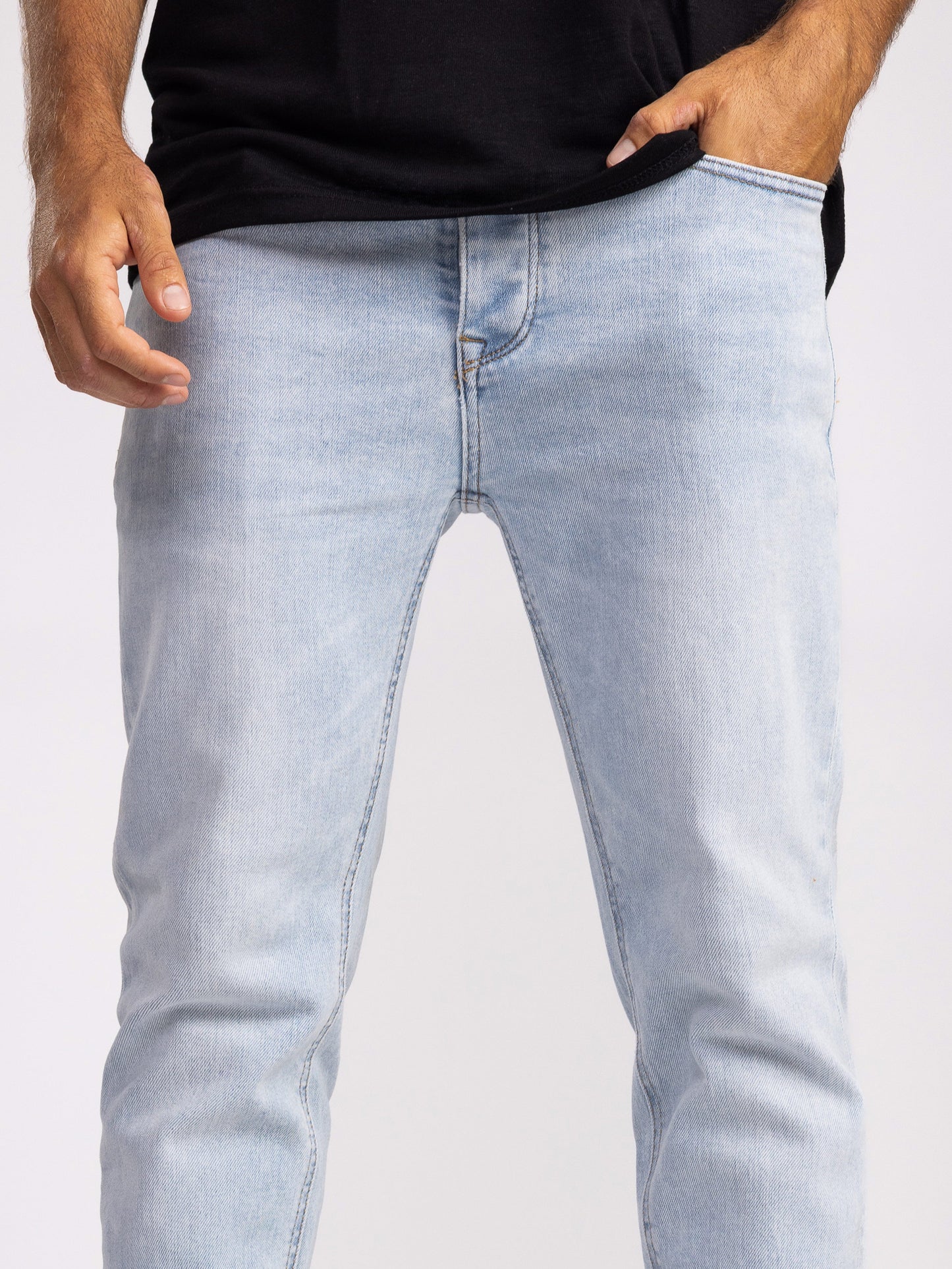 BASIC JEANS